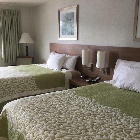 Days Inn By Wyndham أثينز، أوهايو المظهر الخارجي الصورة