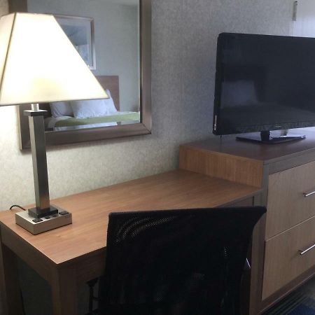 Days Inn By Wyndham أثينز، أوهايو المظهر الخارجي الصورة
