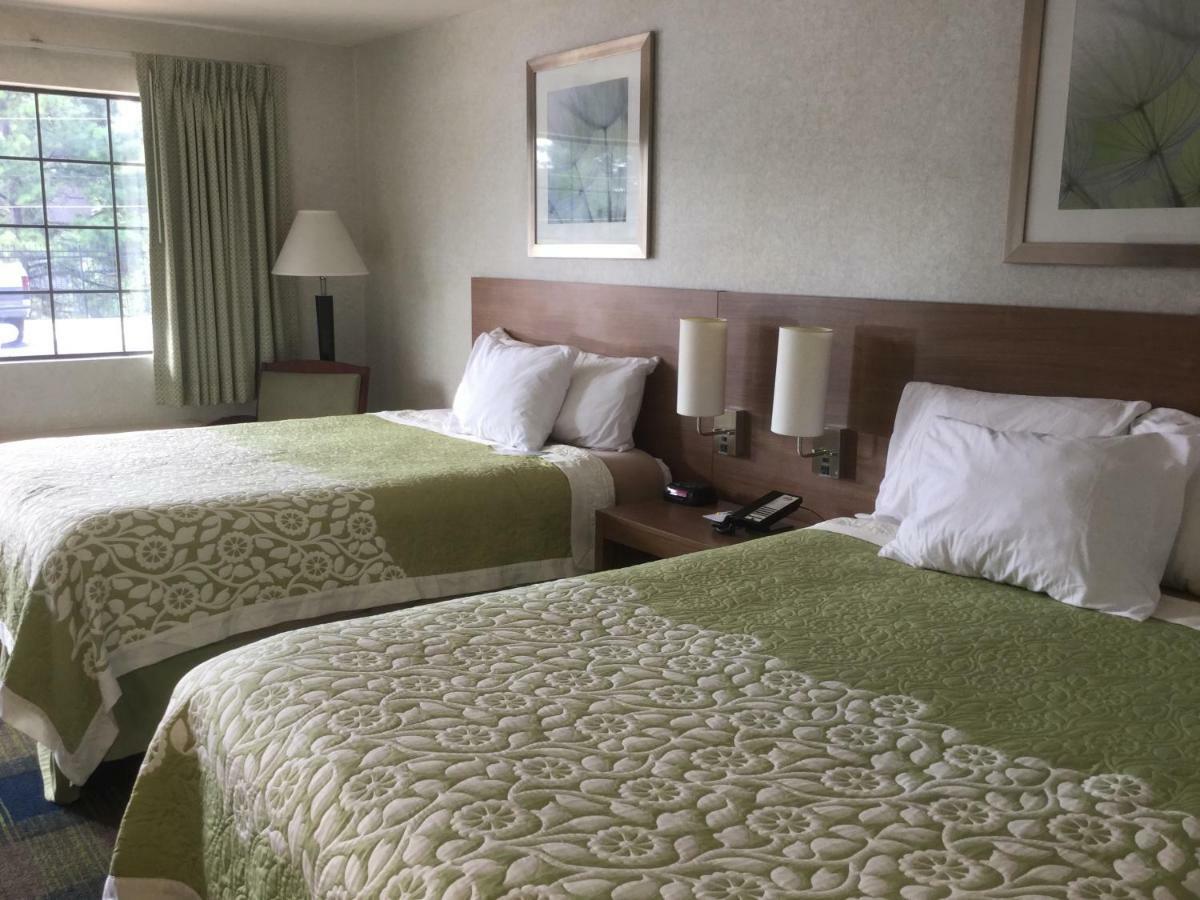 Days Inn By Wyndham أثينز، أوهايو المظهر الخارجي الصورة